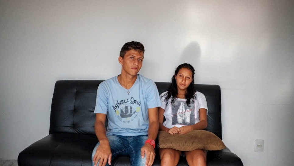 Francisco y Sofía (*) llegaron a pie procedentes de Venezuela. Vivieron un mes en la calle en Boa Vista y les robaron todas sus pertenencias. "La ropa se puede volver a comprar. Pero nuestros documentos, no". 