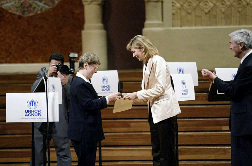 El Centro Memorial de derechos humanos de Rusia recibió el Premio Nansen por ayudar a decenas de miles de refugiados y desplazados internos en toda la Federación Rusa. El Comité Nansen quedó particularmente impresionado con la diversidad de servicios llevados a cabo por Memorial en beneficio de migrantes forzados y desplazados internos, así como de personas refugiadas de lugares tan lejanos como África, Oriente Medio y Asia. Memorial surgió durante la "perestroika" de la antigua Unión Soviética o el período de reestructuración de los años ochenta. 