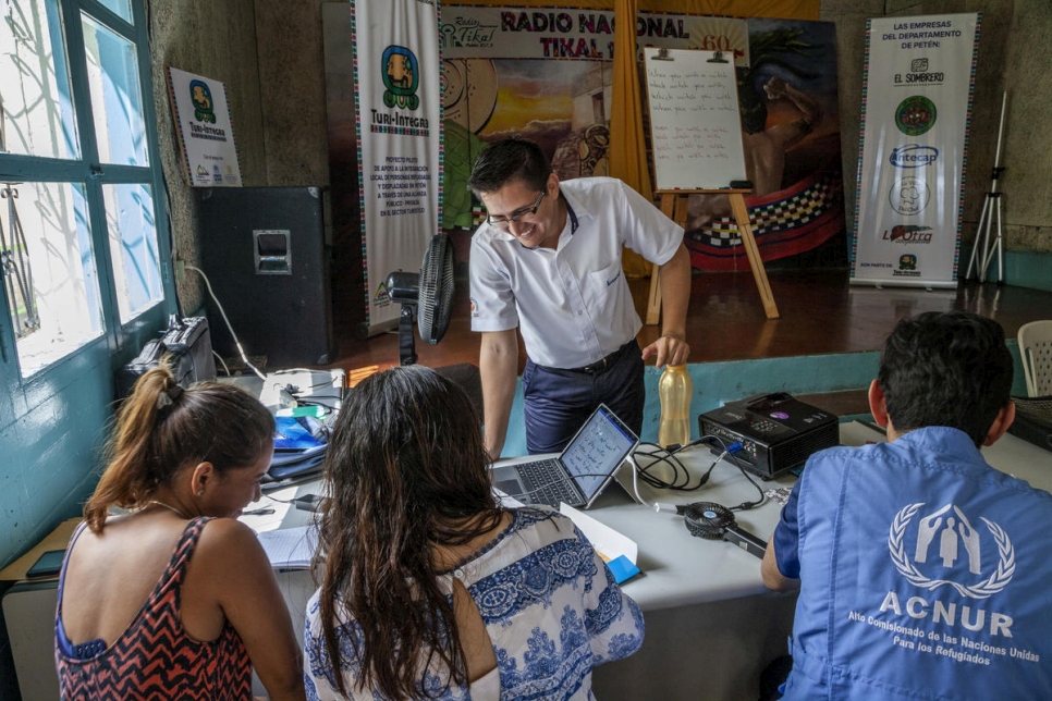 Tanto las personas refugiadas como los miembros de la comunidad local pueden participar en el proyecto Turi-Integra y tener accesso a las capacitaciones brindadas por el Instituto Técnico de Capacitación y Productividad (INTECAP) en el marco del proyecto. 