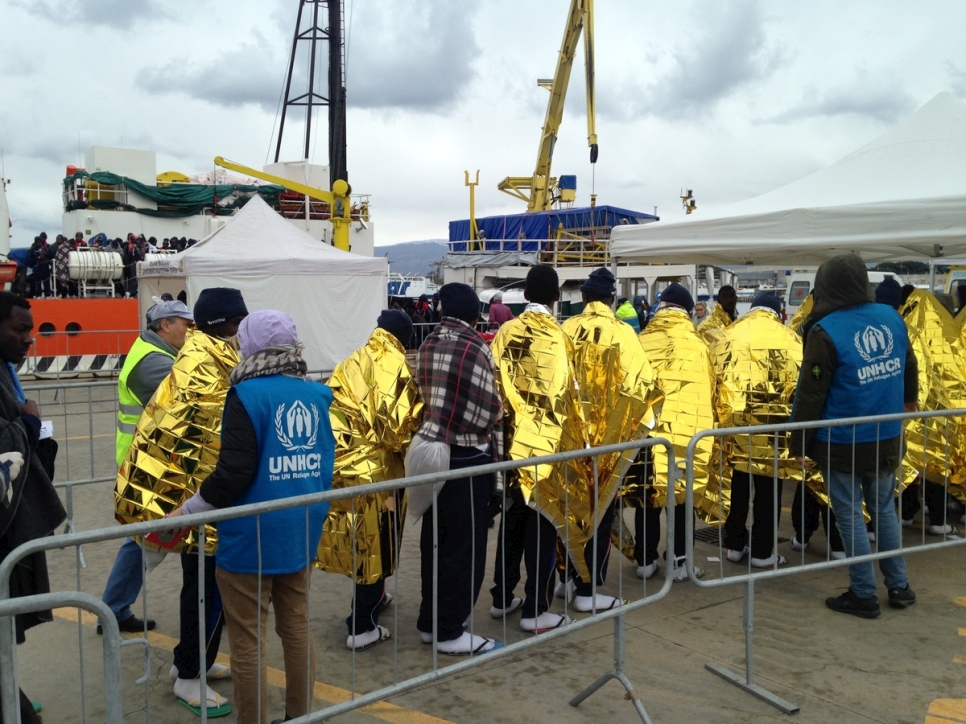 Italy. Sea landing in Messina of 300 survivors at sea. 2 were dead before the others were rescued.