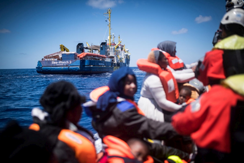 L'ONG allemande Sea Watch porte secours à des réfugiés et des migrants au large de Lampedusa, Italie. Mai 2019.  