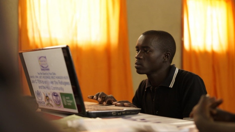 « La connexion à Internet a vraiment amélioré la vie des gens ici – à la fois pour nous et pour les Ougandais », indique Richard, 23 ans. 