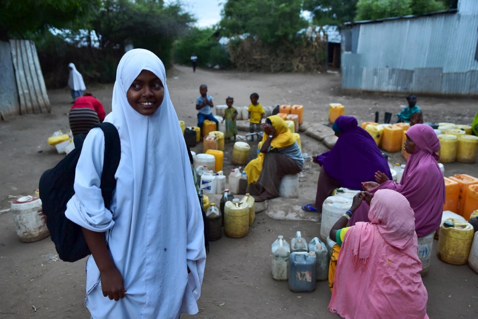 Rihanna Siraj, refugiada etíope de 15 años, asiste a la escuela en el campamento de refugiados de Kakuma, en Kenia.