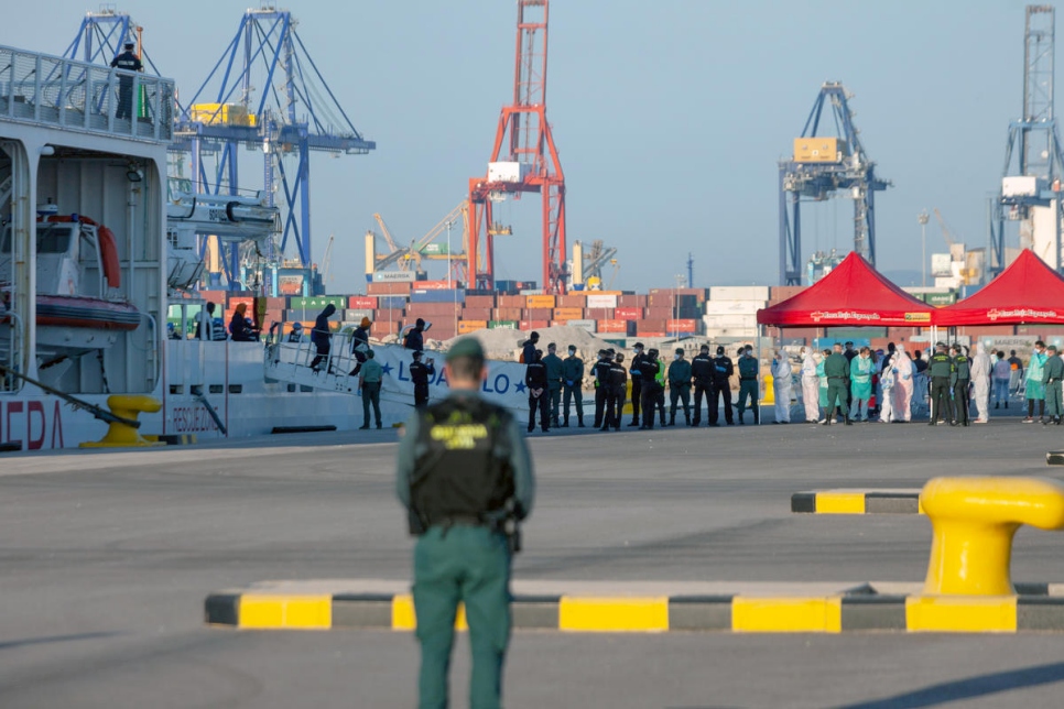 The first migrants from the Aquarius ship arrive at the port of Valencia on an Italian ship, the Dattilo.