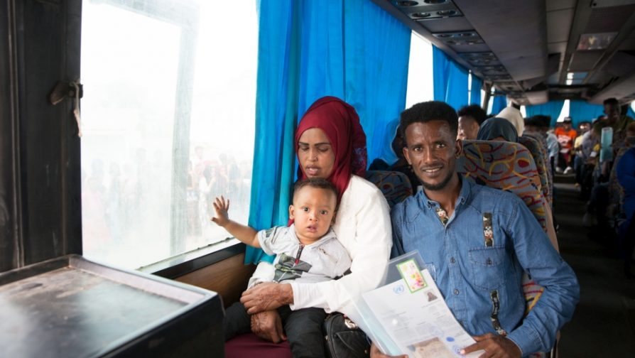 Une toute nouvelle évacuation de réfugiés depuis la Libye vers l’Italie ; les combats se poursuivent à Tripoli