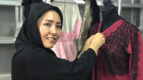 Indonesia. Fashion guru empowers refugees without legal rights to work or study