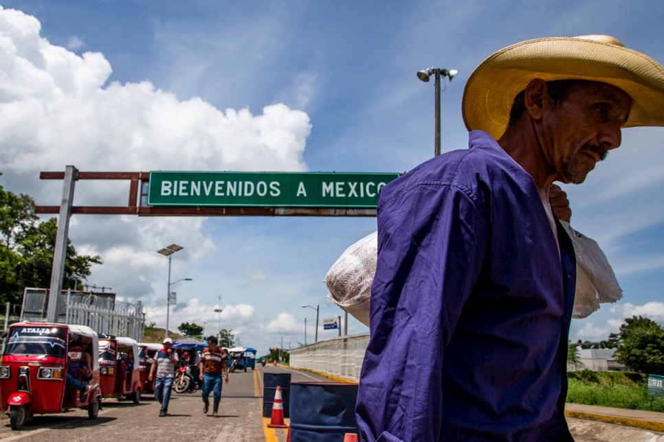 Guatemala. Refugees arrive at the Mexican border