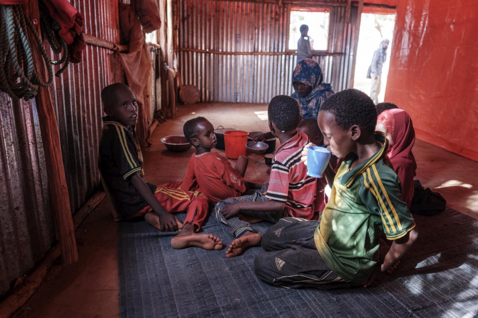 La sécheresse et l'insécurité poussent les Somaliens à chercher refuge en Éthiopie (Linda Muriuki, productrice / Walter Kigali, éditeur)