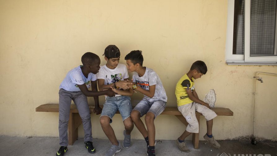 De meerderheid van de vluchtelingenkinderen op de Griekse eilanden gaat niet naar school.