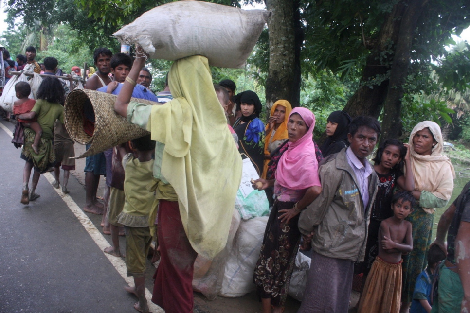 Il faut des abris d’urgence pour les Rohingyas fuyant les violences au Myanmar