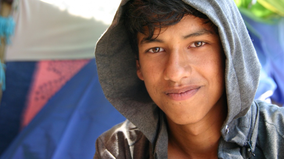 This unaccompanied 16-year-old Afghan boy told UNHCR he tried to cross into Hungary with the help of smugglers but was arrested by the Hungarian authorities. © UNHCR/Zsolt Balla