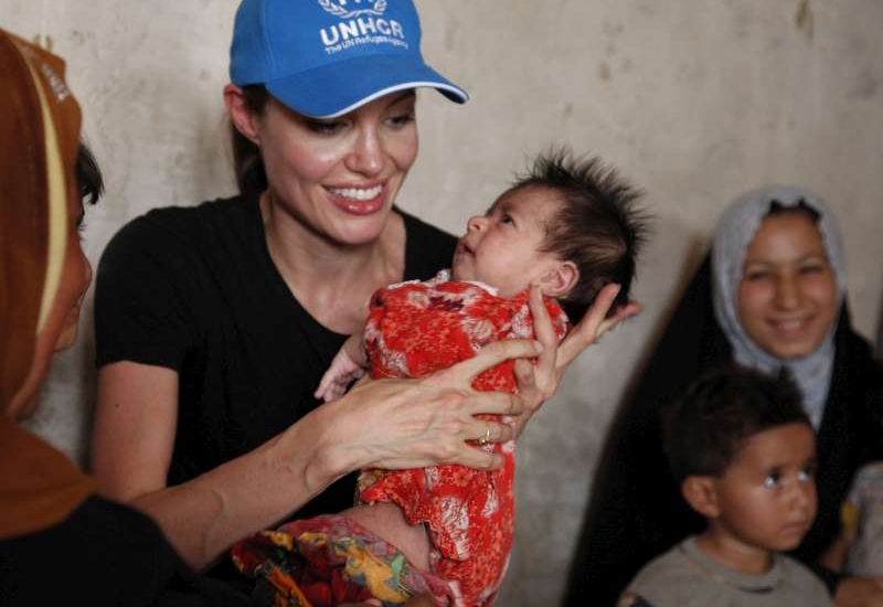 Angelina Jolie returns to Iraq, urges support for the displaced