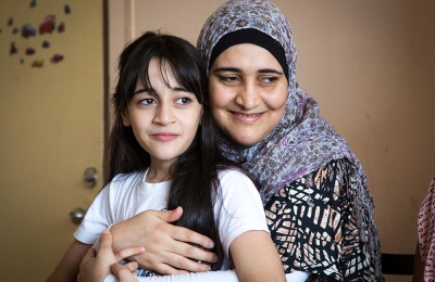 Nader’s wife, Rana, 38, and daughter Maya, 10. ©UNHCR/R. Arnold/2015