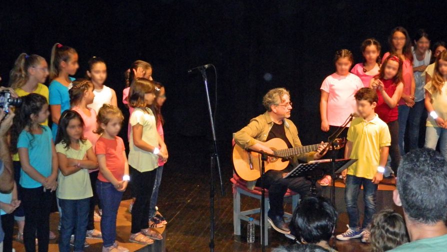 Τιμώντας την Παγκόσμια Ημέρα Προσφύγων στη Σάμο με μια Μουσική Παιδική Παράσταση