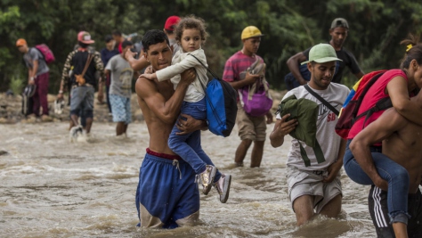 Colombia. Venezuelans risk life and limb to seek help