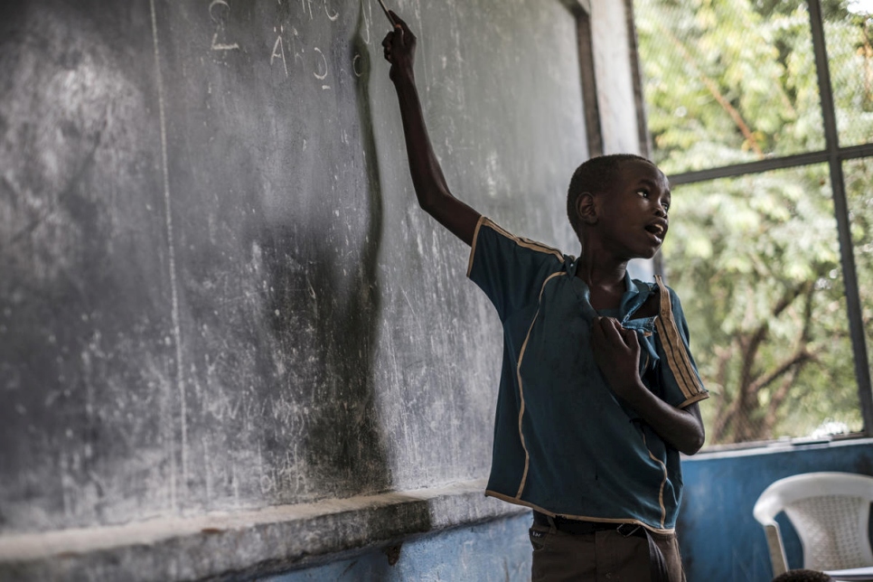 Ethiopia. South Sudanese refugee dedicates his life in exile to teaching children