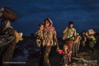 Flüchtling bringt getrennte Rohingya-Familien wieder zusammen