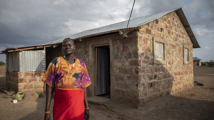 Cash for shelter programme empowers refugees and their hosts in Kenya