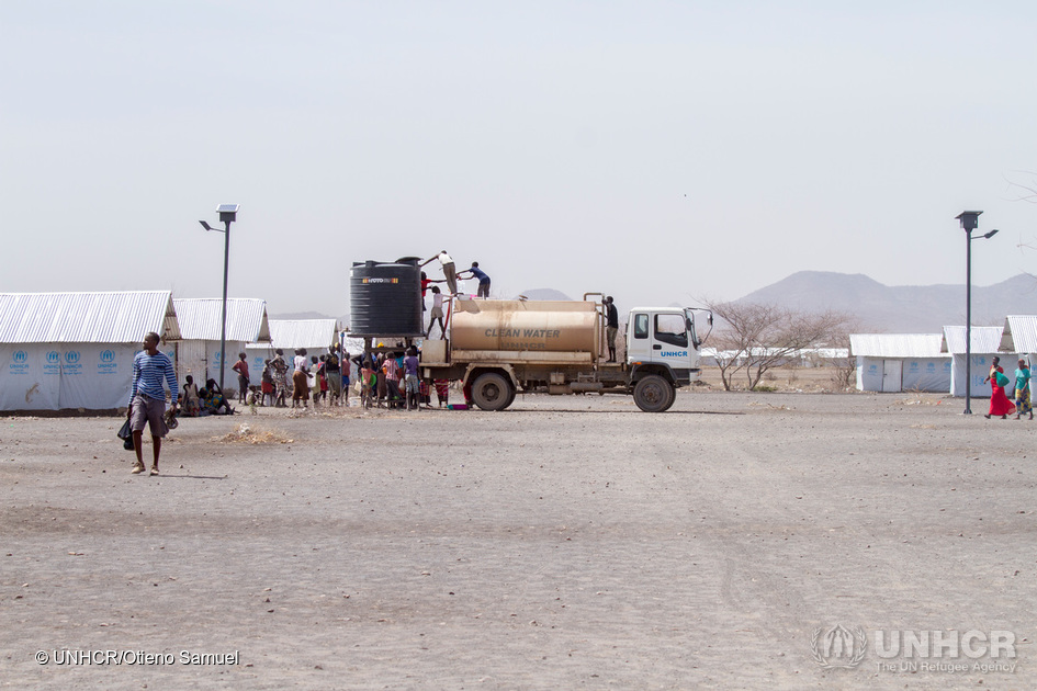 Kenya. Delivering water to refugees