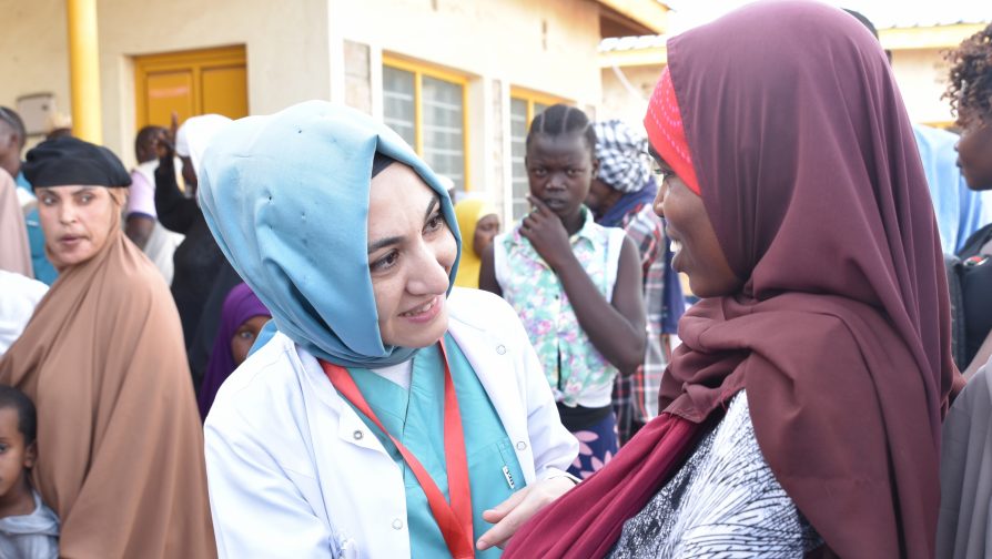 Visiting Turkish doctors give specialized health care to refugees and host communities in Kakuma