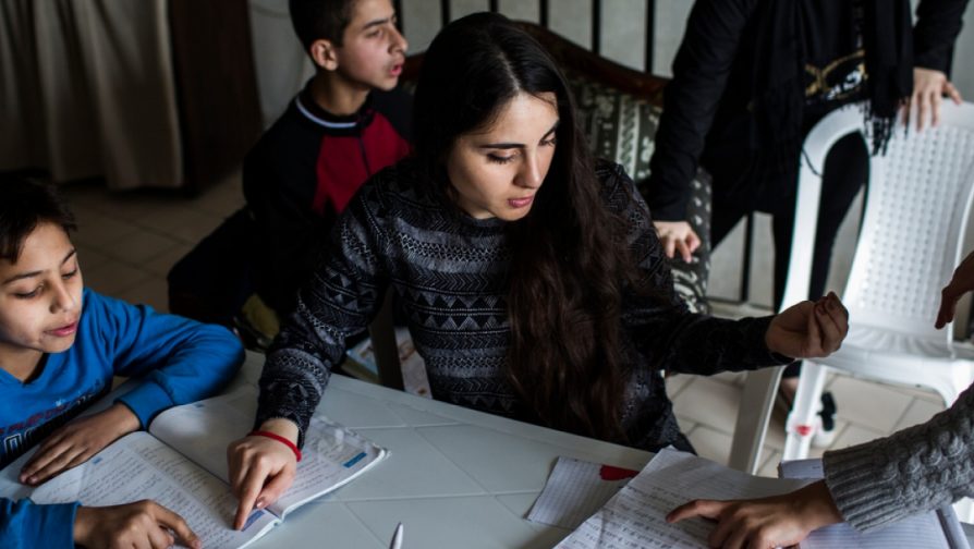 Homework groups help Syrian pupils stay on top of studies