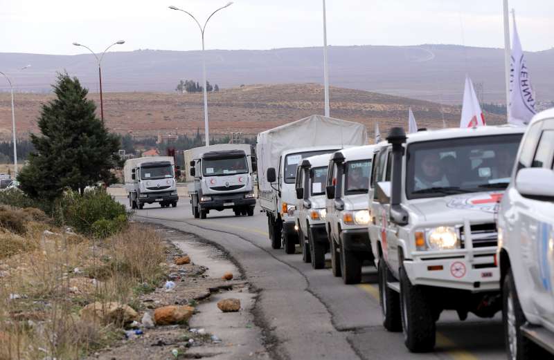 Vital aid reaches starving Syrians in besieged towns