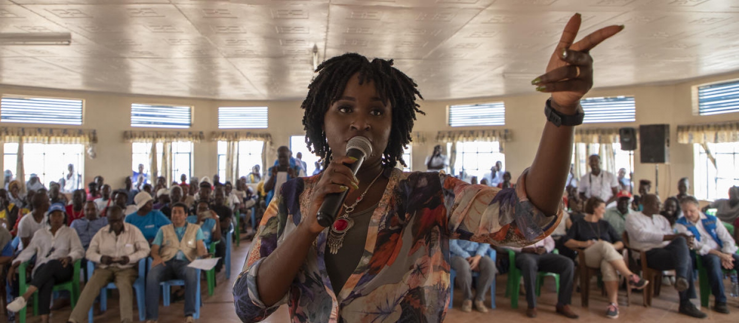 Kenyan music artist and Goodwill Ambassador Mercy Masika Muguro performs for UNHCR staff and refugees at Kakuma.