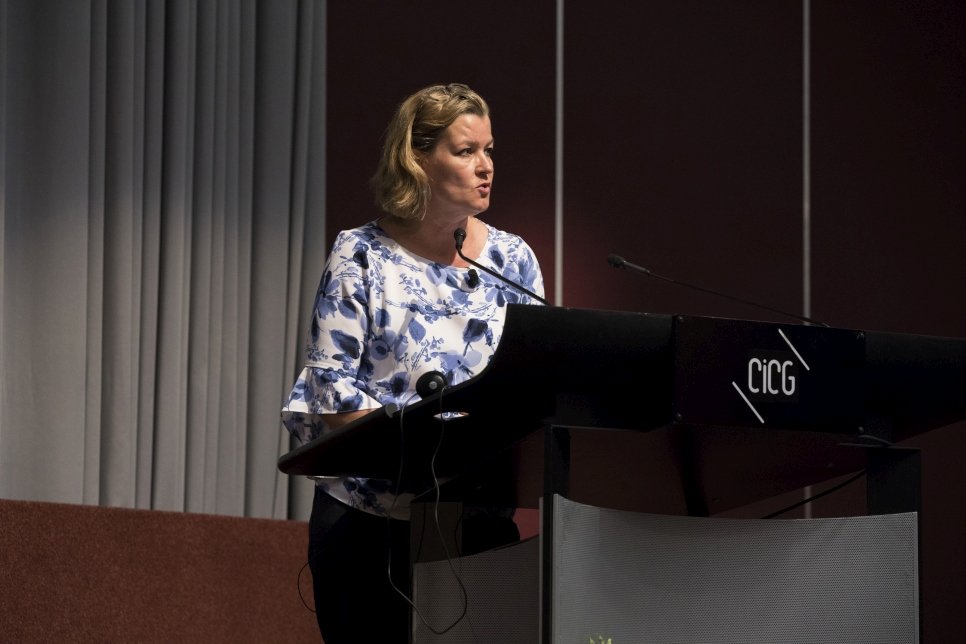 Kelly Clements, Haut Commissaire adjointe des Nations Unies pour les réfugiés, lors de son allocution de clôture des consultations annuelles du HCR avec ses partenaires ONG. 