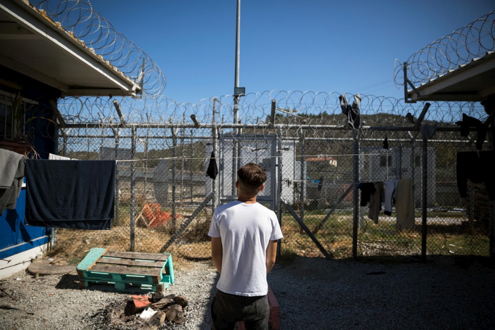 Zemar*, de 15 años, llegó desde Afganistán a la isla de Lesbos sin la compañía de sus padres. Ha sido aocgido en el centro de recepción de Moria. * Nombre cambiado por razones de protección