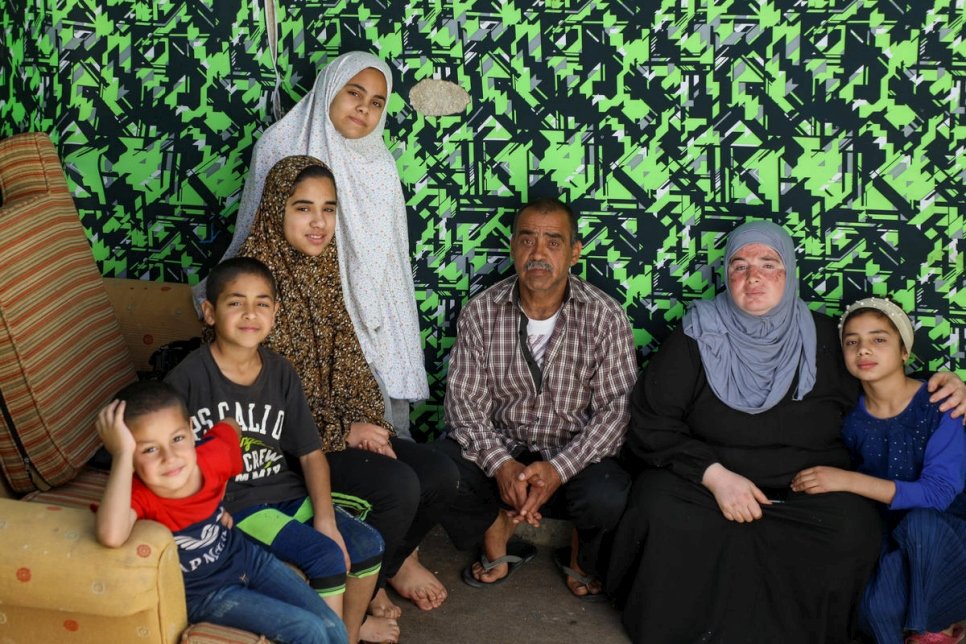 يعيش مصطفى وشيرين وأطفالهم الخمسة في الأردن منذ عام 2013 بعد اضطرارهم للفرار من منزلهم في دمشق، سوريا.