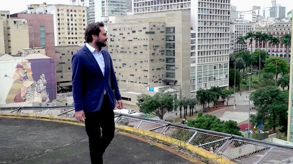 Filipe Sabará, président du Fonds social de São Paulo, affirme qu'à la fois les Vénézuéliens et les entreprises brésiliennes qui les ont embauchés ont bénéficié du programme d'emploi de la ville.