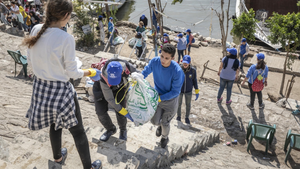 En une seule journée, les bénévoles ont retiré du fleuve 11,5 tonnes de déchets.