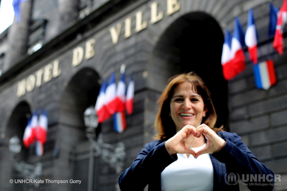 Syrian refugee supports her local community during COVID-19 crisis