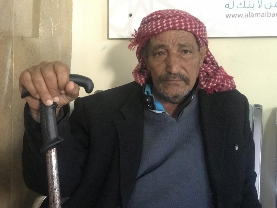 Hassan Naser a été contraint de quitter son domicile d'Aden, il y a trois ans, et vit maintenant avec sa femme et ses quatre enfants à Sanaa.