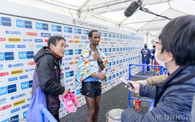 Un réfugié surmonte la douleur et entre dans l’histoire du marathon de Tokyo