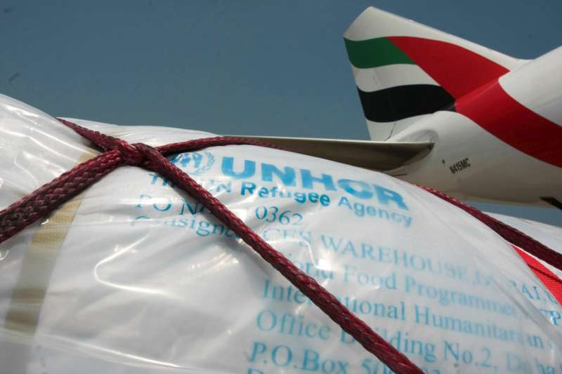 The first UNHCR emergency airlift flight for Sri Lanka arrives in Colombo. 