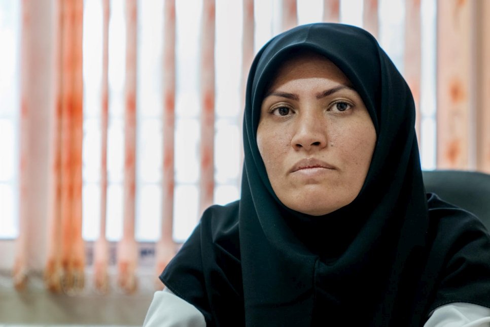 فزة حسيني هي طبيبة الأفغانية اللاجئة الوحيدة في محافظة أصفهان الإيرانية.