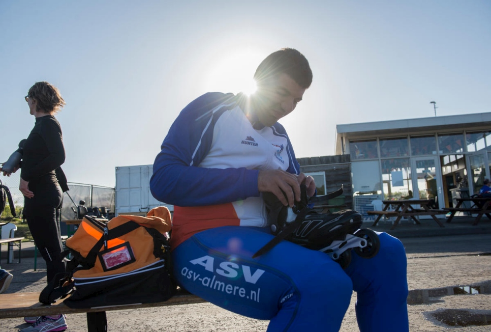 Mina es parte de SuperCOOL! calificó para los juegos de Invierno de Olimpiadas Especiales. Él ganó dos medallas de bronce. Ahora, su sueño es competir en los Juegos Olímpicos.  