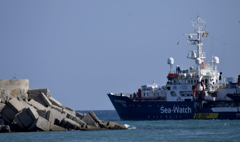 Le bateau de sauvetage Sea-Watch 4 quitte le port de Burriana le 15 août 2020, après une opération de maintenance. 