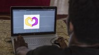 UNHCR și Twitter lansează un emoji creat de artistul ivorian O´Plérou pentru Ziua Mondială a Refugiatului 2020