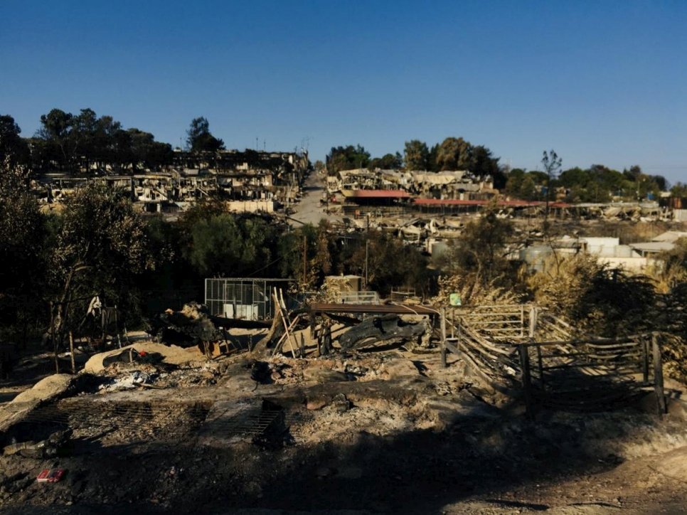 Une partie du Centre de réception et d'identification de Moria après les incendies qui ont touché l'île entre le 8 et le 10 septembre. 