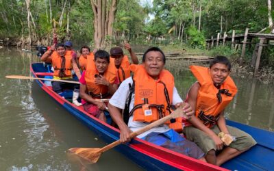 Refugiados indígenas recebem barcos do ACNUR no Pará