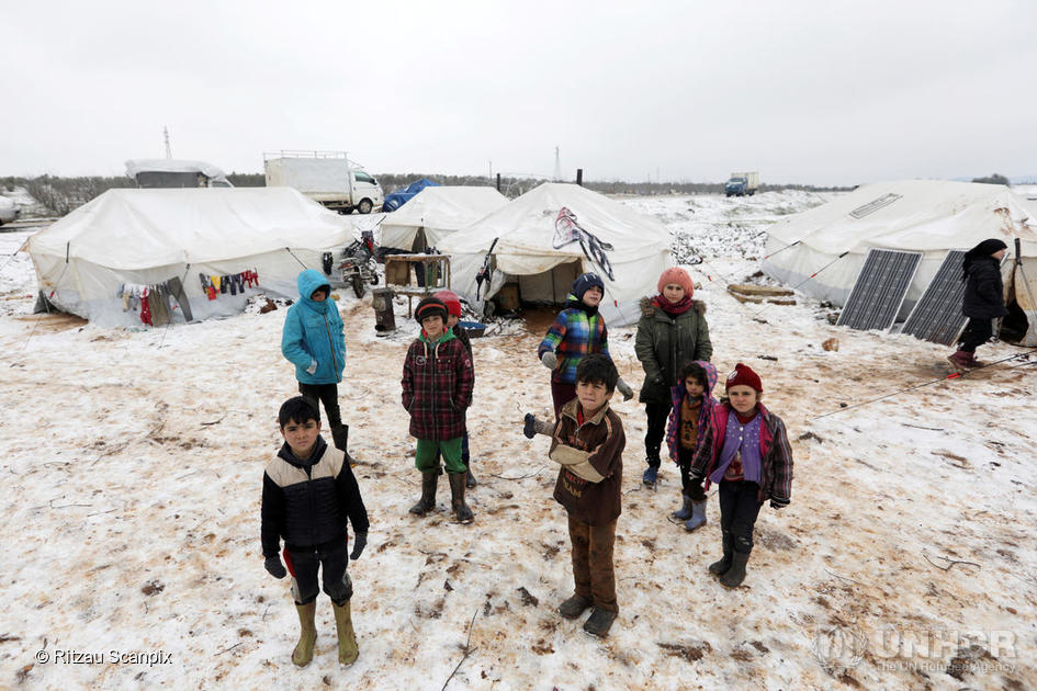 Chaque année, l’hiver frappe des millions de réfugiés. Voici comment le HCR les aide