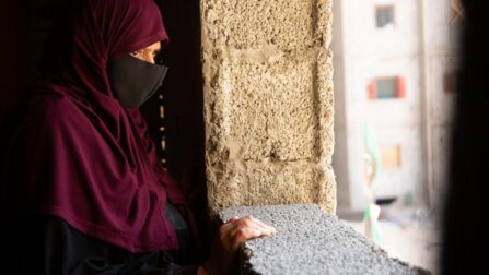 Cash hulp biedt verlichting voor Libische families die door gevechten op de vlucht zijn