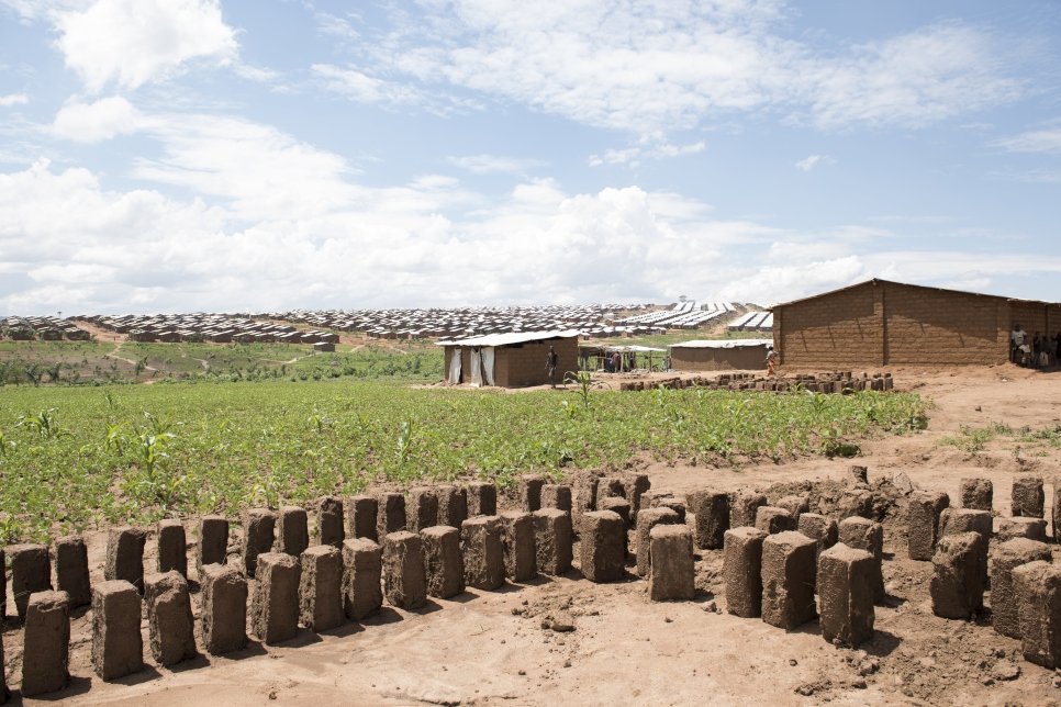 Mud bricks used for the construction of dual shelters