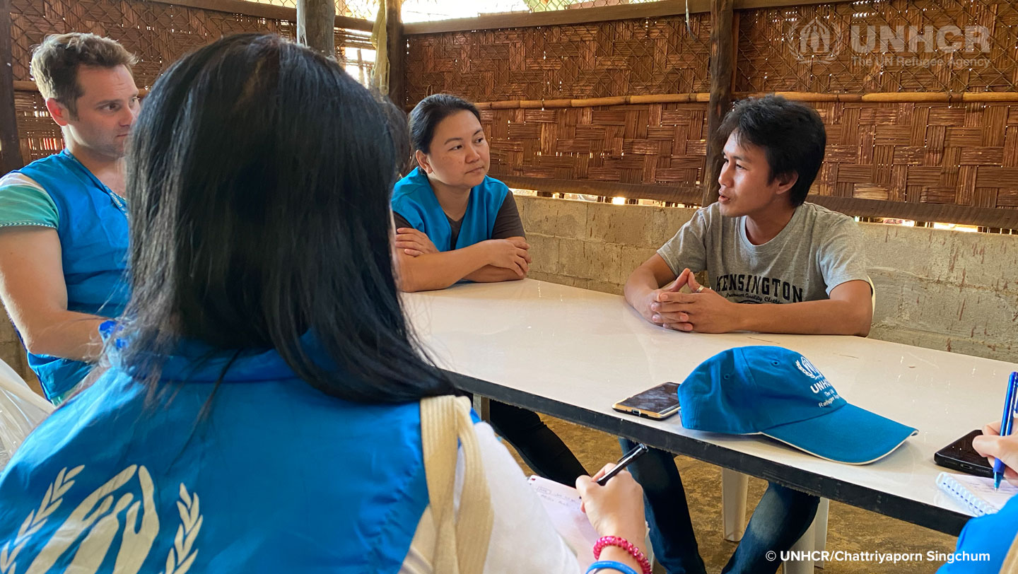 แจ็คสันผู้ลี้ภัยบ้านต้นยาง จ.กาญจนบุรี ได้มีโอกาสเข้าร่วมกิจกรรม Go and See ส่วนหนึ่งของโครงการการเดินทางกลับมาตุภูมิโดยสมัครใจ ©UNHCR/Chattriyaporn Singchum