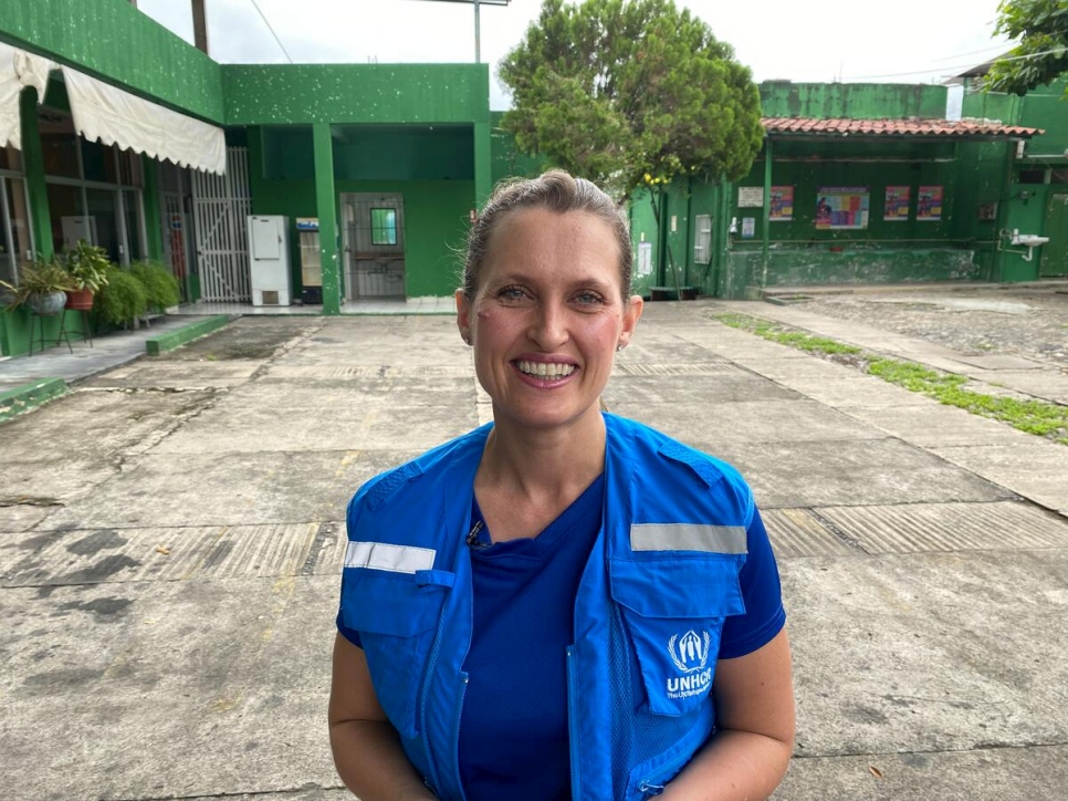 Kristin Riis Halvorsen, Jefa de la oficina de ACNUR en Tapachula, México, en un albergue para solicitantes de asilo.