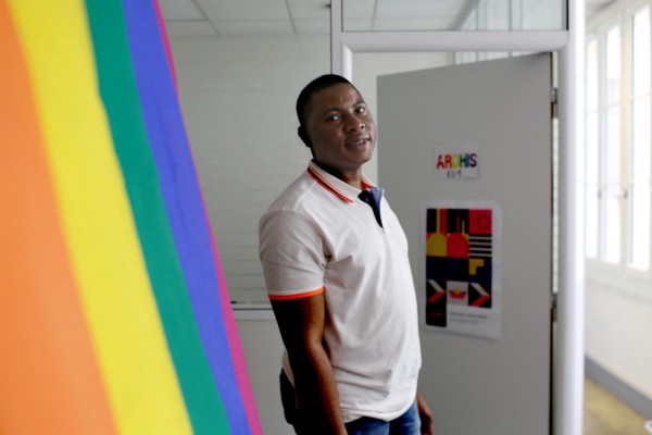 Thomas Sisse, un refugiado de Camerún y trabajador social de la Asociación para el Reconocimiento de los Derechos de las Personas Homosexuales, en Francia.
