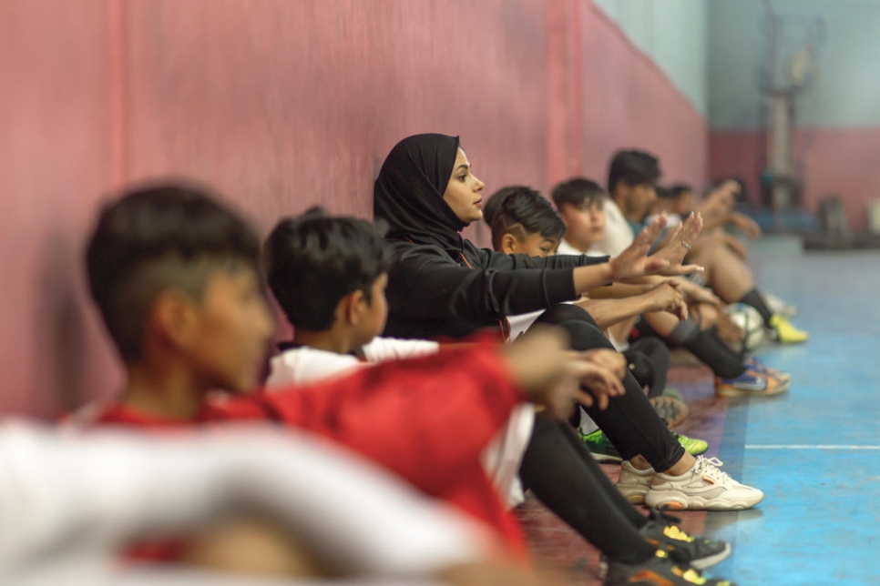 Rozma cree que el deporte es la mejor manera de ayudar a los niños en situaciones vulnerables a abrirse. 