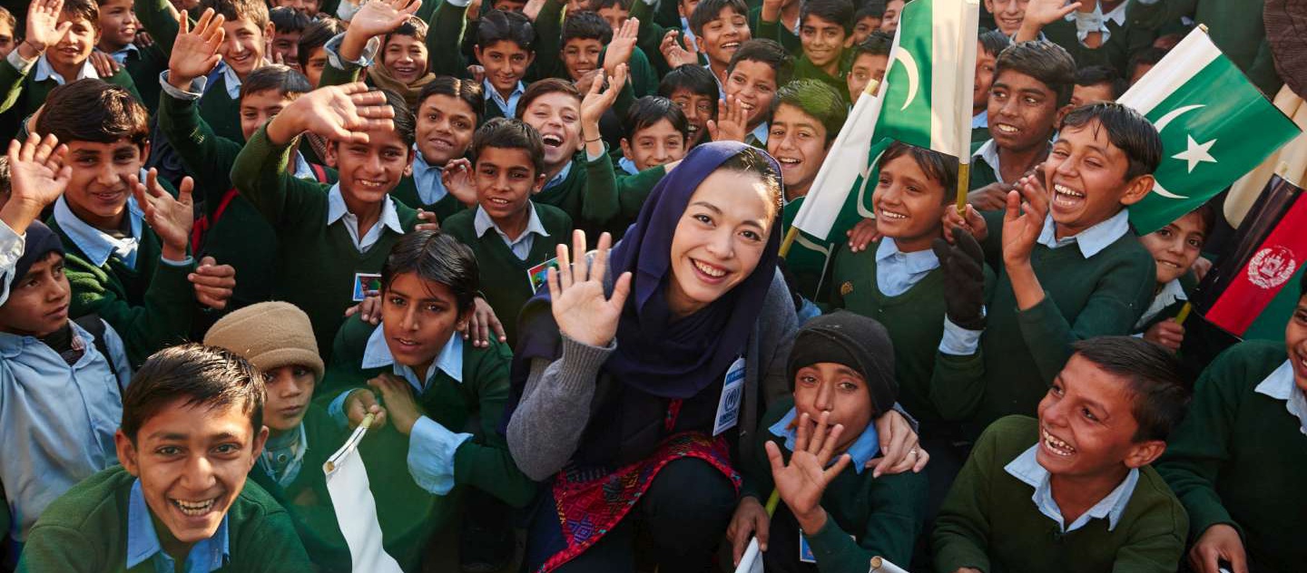 Pakistan. National Goodwill Ambassador of UNHCR Yao Chen with the students of Khadozai boy school, Mianwali
National Goodwill Ambassador of UNHCR Yao Chen inaugurates the new classroom of Khadozai boy school, Mianwali. The students welcome Yao Chen.